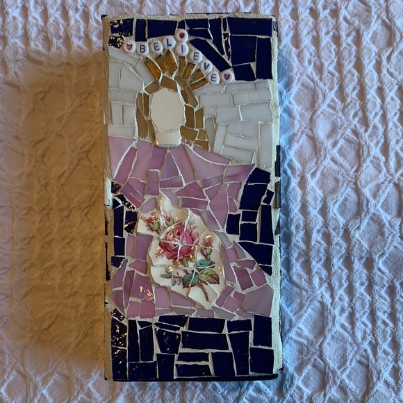 Mosaic Art with 'Believe' Design - Picture 3 of 16